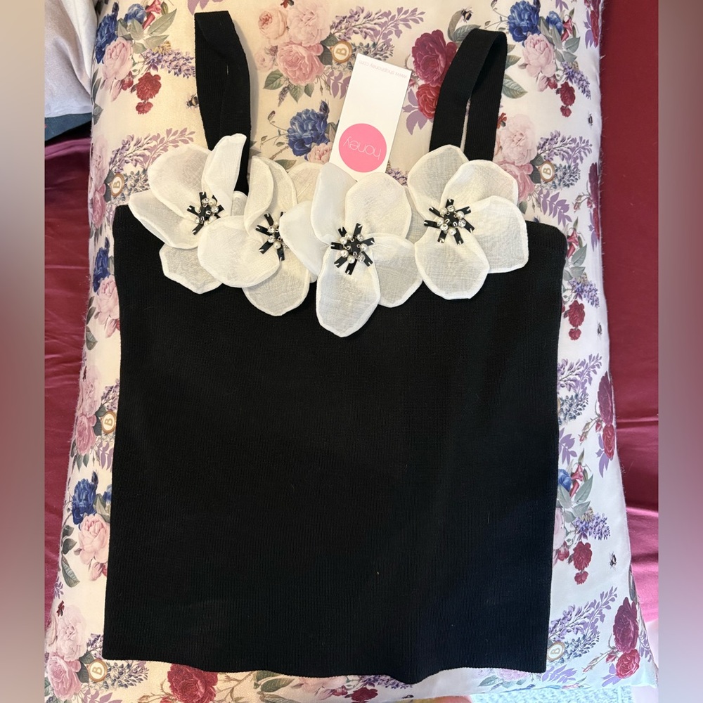Black Floral-Trim Tank Top with Appliqué